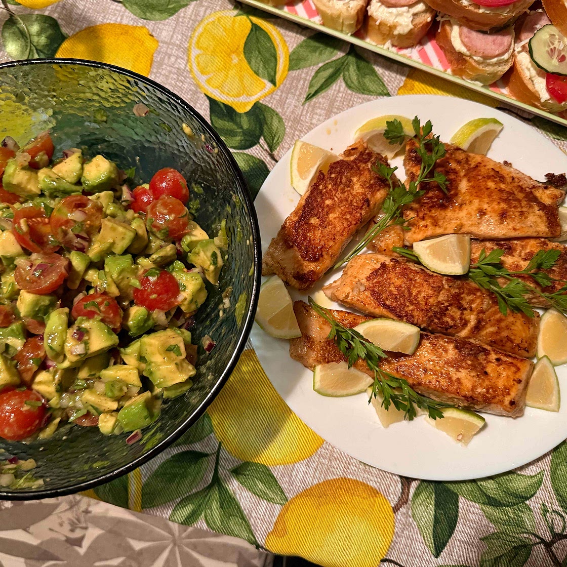 Grilled Salmon with Avocado Salsa (Healthy, Low-Carb, Paleo, Whole30)