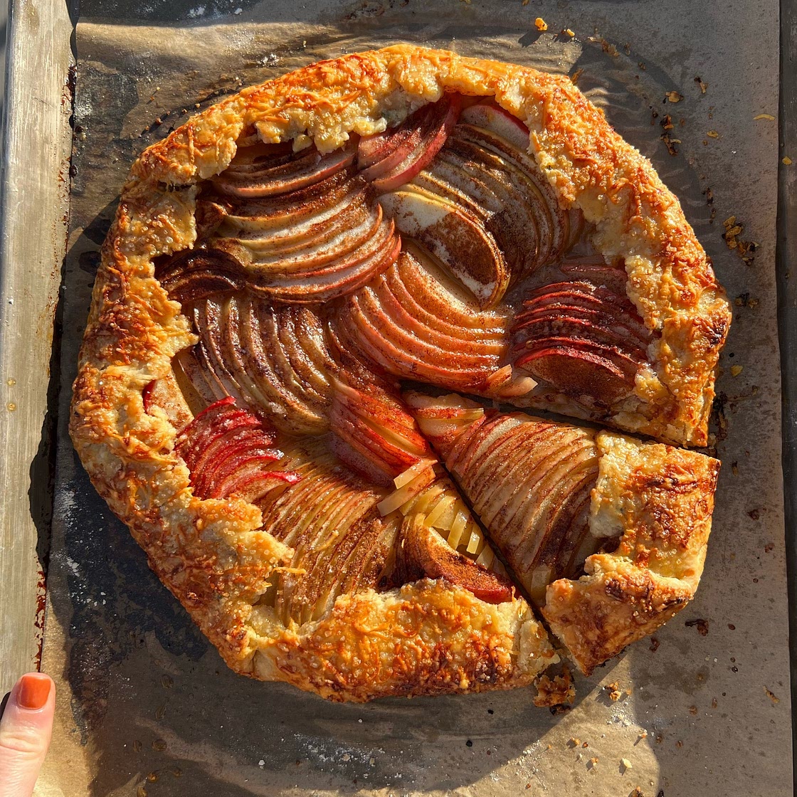 Apple Cheddar Galette — Cafe Hailee