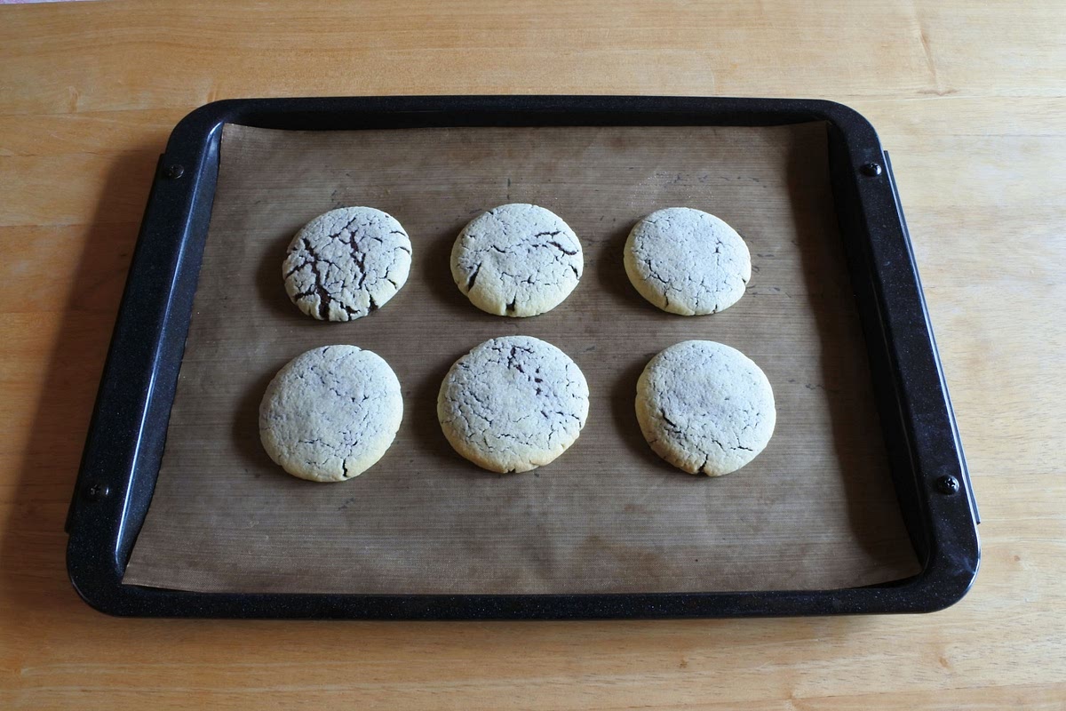 160℃로 예열한 오븐에 10분간 구워주세요.