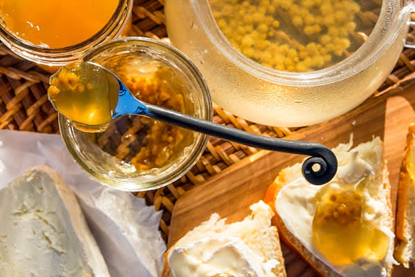 Transfer the mimosa syrup into a large pot and bring it to simmer. Let confiture simmer for 4 minutes. Turn off the heat. Pour into the jars and let it set at room temperature. Keep refrigerated for up to 6 months.