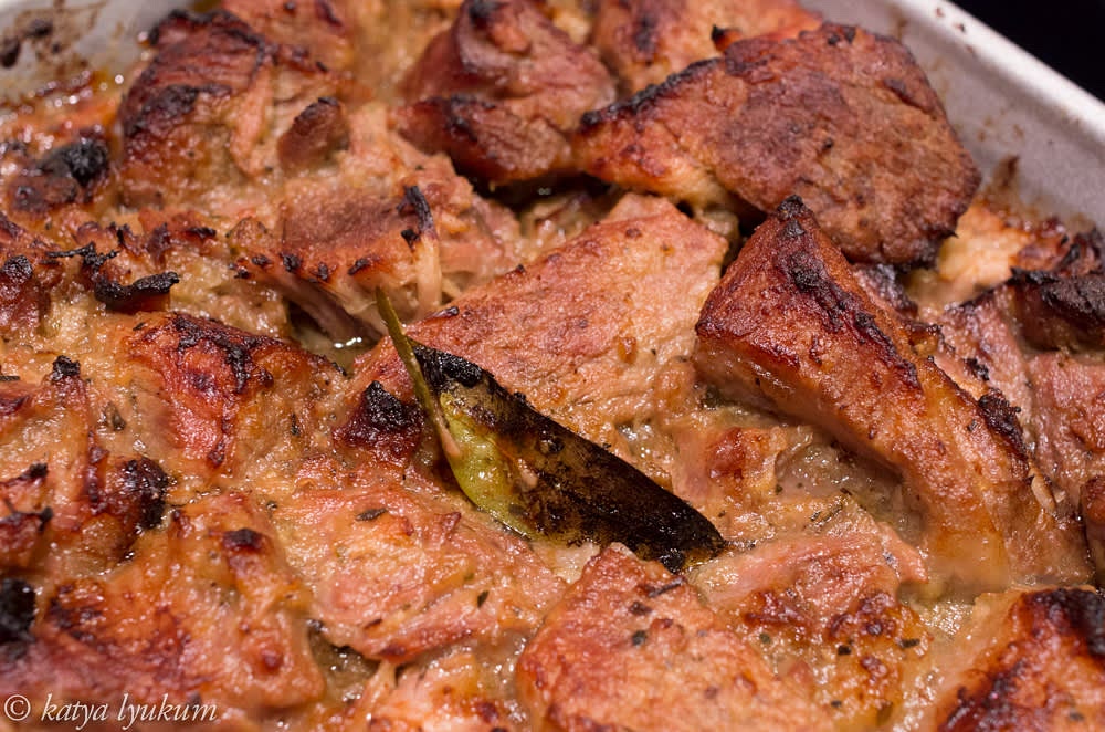 For serving with side dishes: preheat oven to 450F. Transfer carnitas to an oven-proof baking dish and brown uncovered in the oven for about 20 minutes.