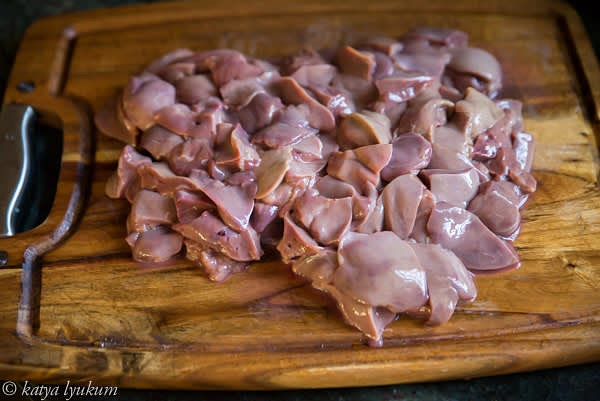 Trim all connective tissues and blood vessels. Cut livers to equally sized pieces.