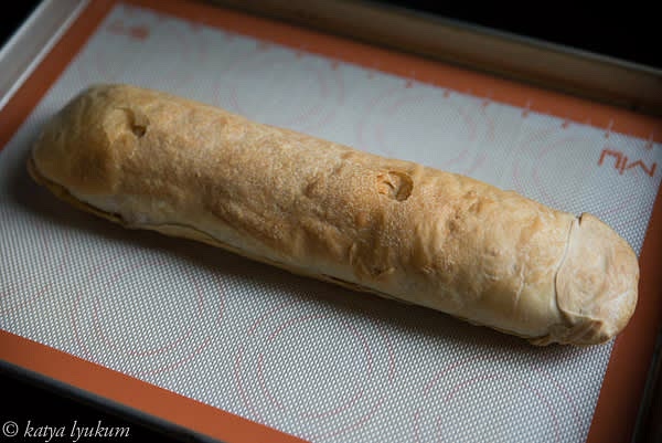 Let baked strudel cool down to room temperature before slicing it.