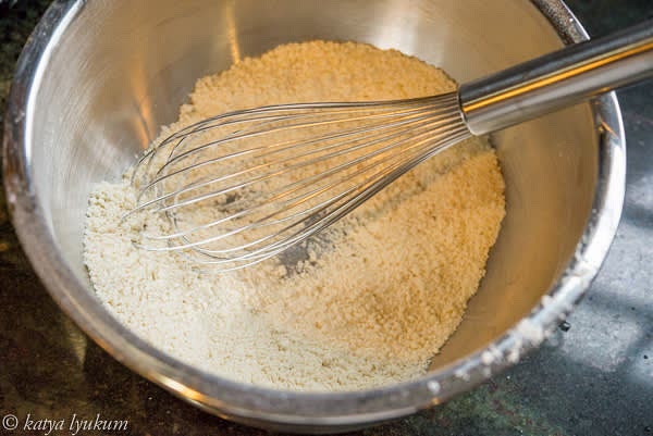 Make dough #2. Combine dry ingredients with a whisk. Add pork fat and combine it with dry ingredients with a whisk. The result should look like crumbs.