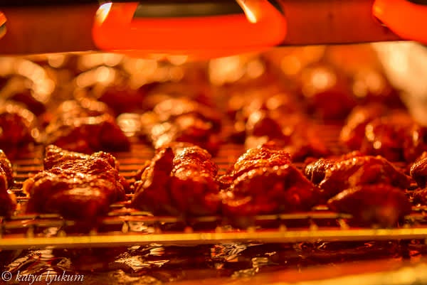 Place marinated beef 2-3" under the heating element and let it broil for about a minute until the first signs of caramelization. Turn off the broil heating element.