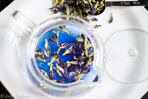 In a teapot, measure 1 tbsp of dry Butterfly Pea flowers and add 1 cup of boiling water. Steep for about 10-15 minutes.