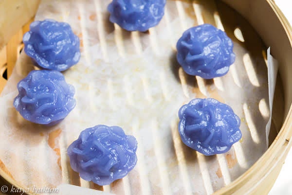 Steam dumplings for 5-6 minutes over medium heat.