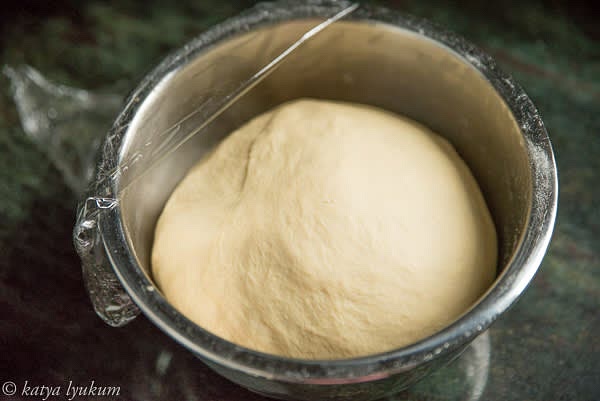 The dough should double in volume. Deflate it and make 6 portions 135g each.