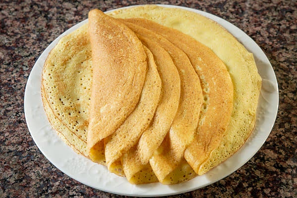 Let the pile of crepes cool to room temperature.
