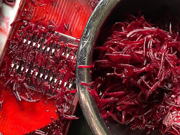 Grate the beets.