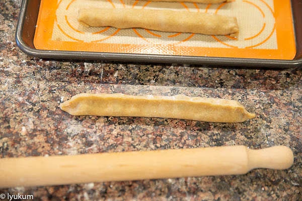 Pinch the long edge shaping them into a pie as shown in the pictures.