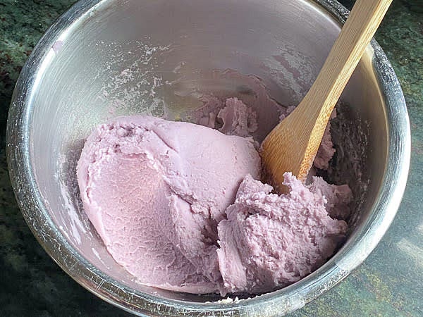Combine with sugar, dry milk, and butter. Make 1 oz (30 g) balls and refrigerate in a closed container.