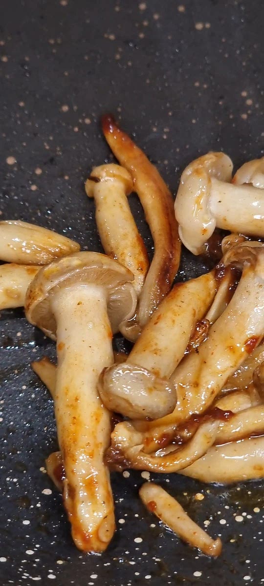Fry your mushrooms in Gochujang