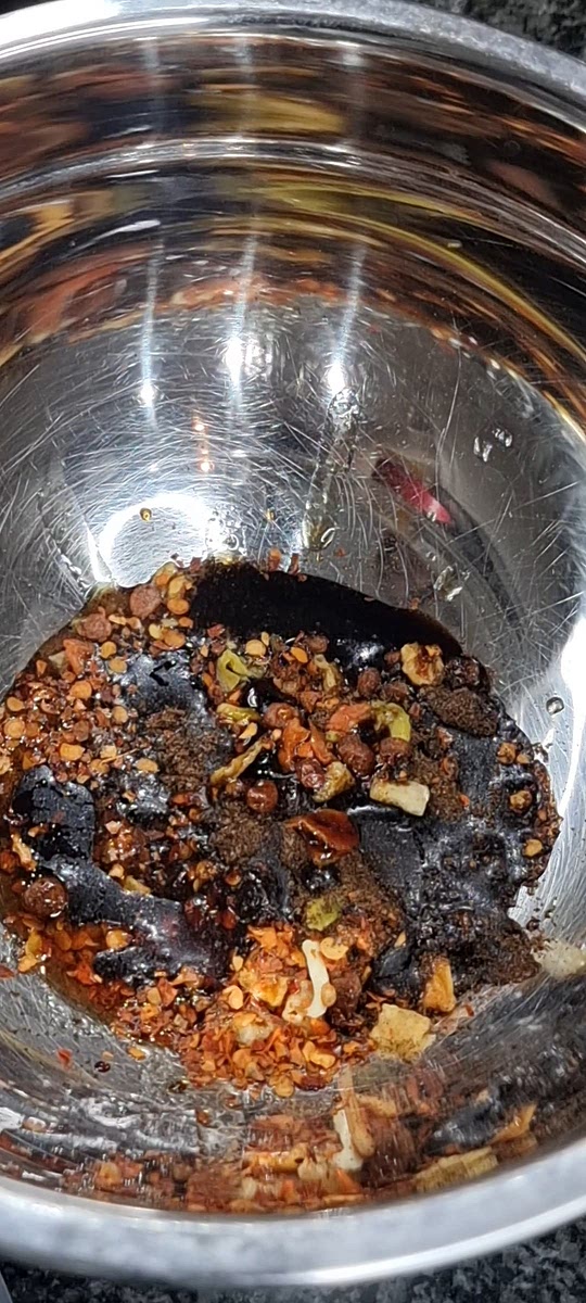 Boil noodles and add the contents of the soup packet the oil and dehydrated beg together with the sesame oil, soy sauce and chilli flakes, mic well and add alil bit of the water just so the noodles are coated properly but not to watery