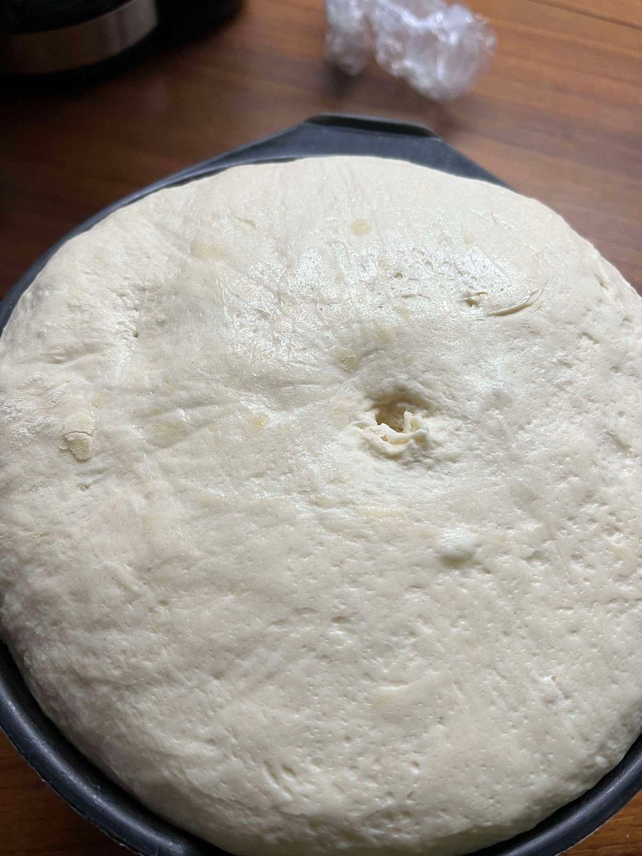 Cover the dough and let it rest in a warm place and in the meantime make the sauce