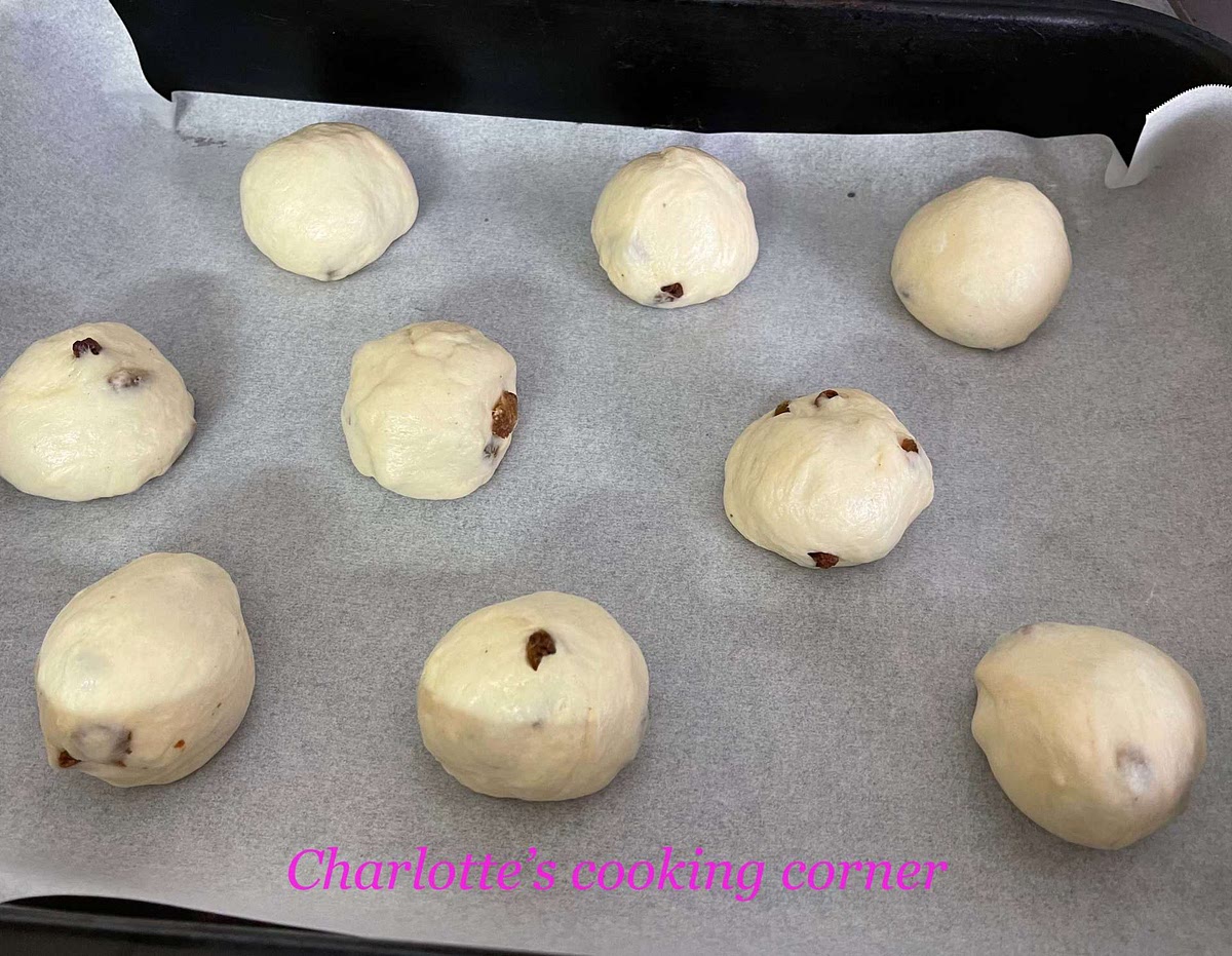 Separated into 16 small doughs and proof for the other 60-90 minutes.
