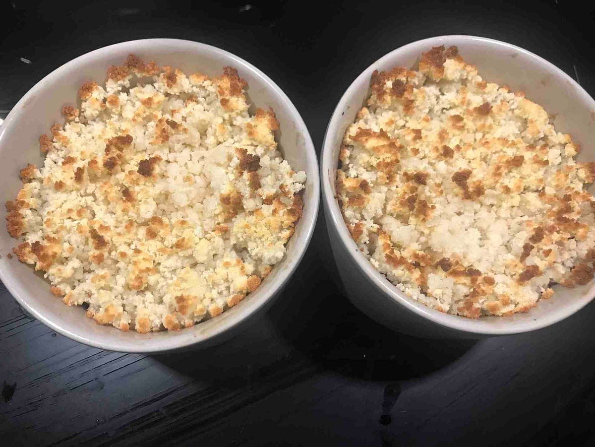 Włóż do piekarnika. Po 15 minutach wyciągnij i ciesz się pysznym strawberry apple crumble :))