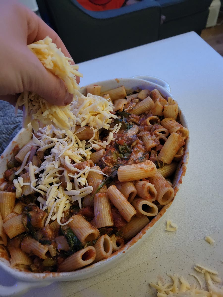 Top with a layer of cheese. (Preferably Mozzarella or Gouda)