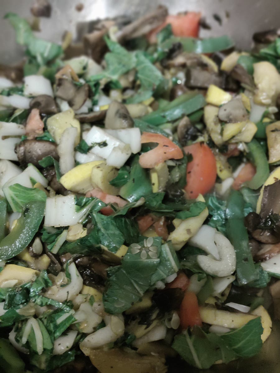 add mushrooms, green beans, carrots, tomatoes, and broccoli. Stir fry for 10 minutes.