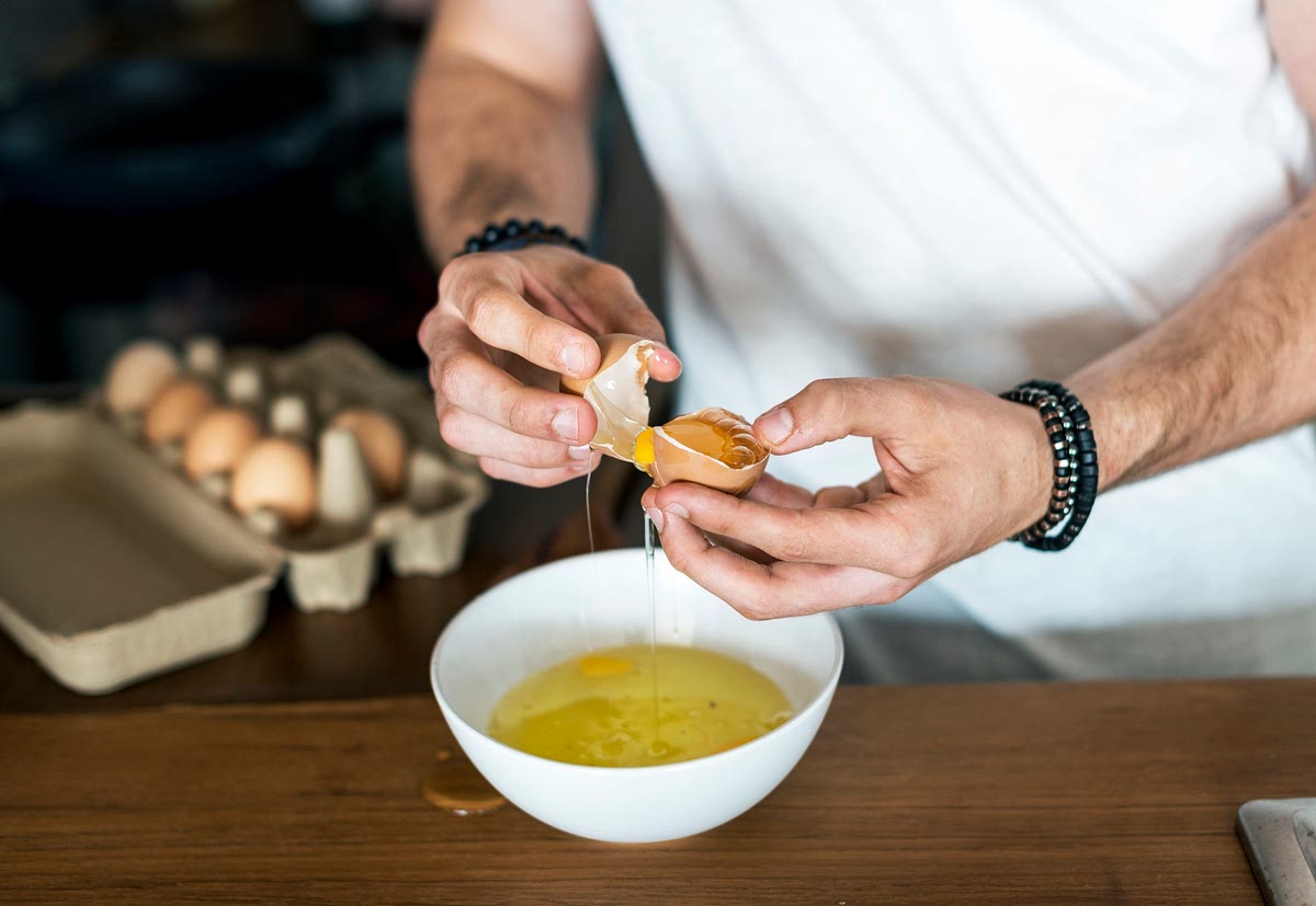 Separate the whites from the yolks.