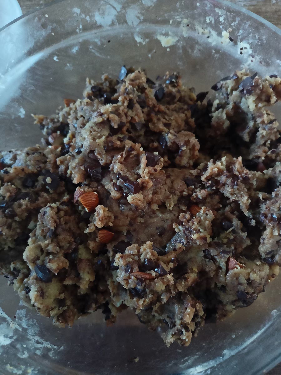 Ajouter les pépites de chocolat et si envie des noisettes, amandes....