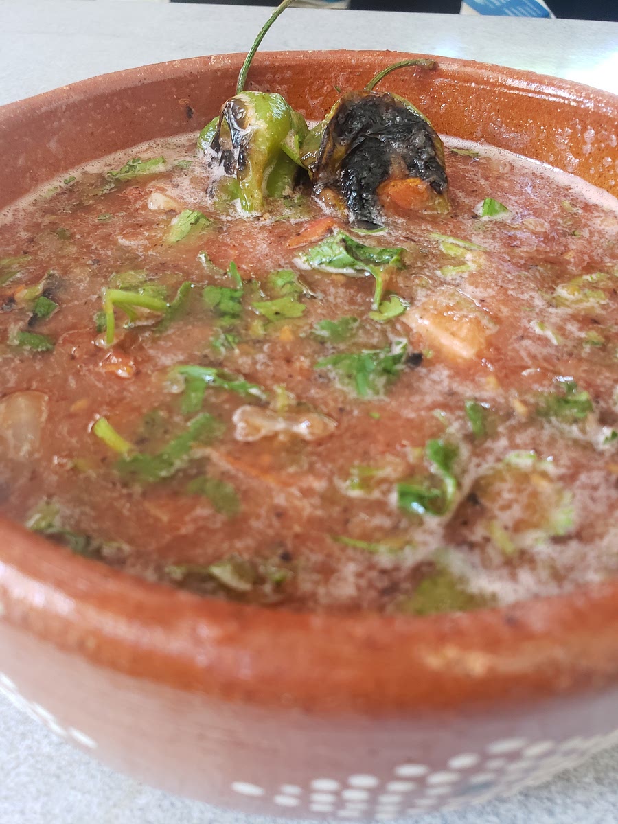 Una vez listo añadir lo licuado a los demás ingredientes, revolver y retificar la sal.