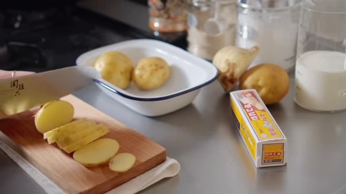 Cut potatoes into 5mm width