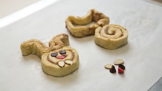 Bake 12 to 15 minutes or until golden brown. Cool 5 minutes before removing to cooling rack.