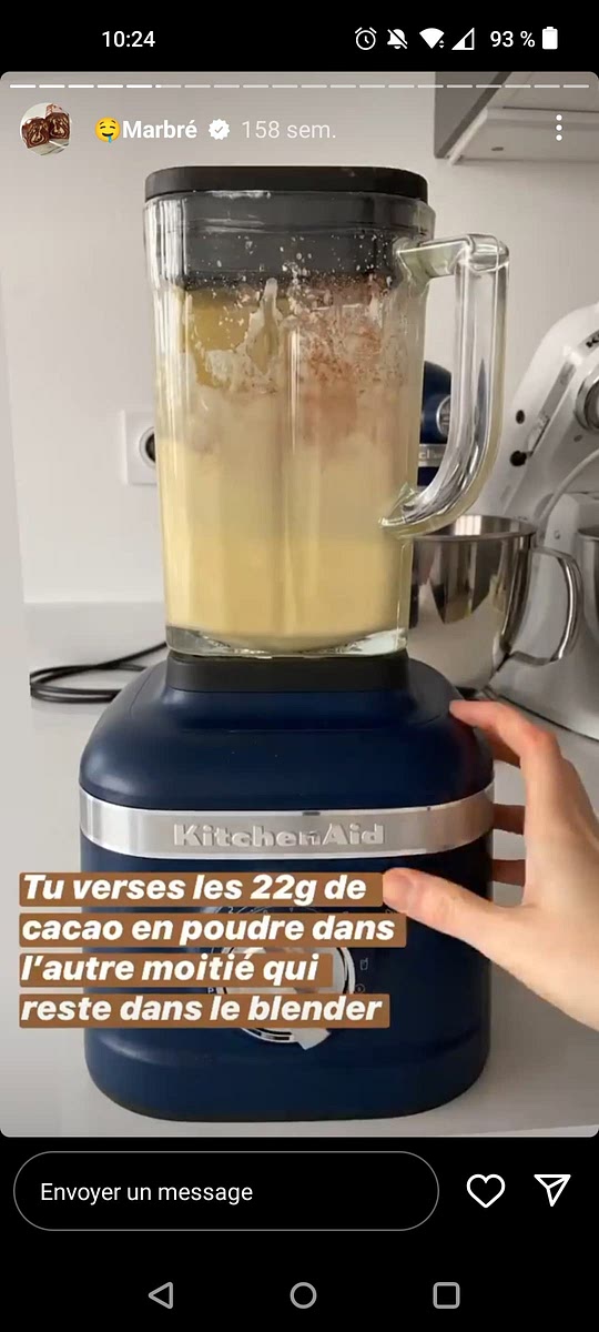 Ajouter 33g de cacao a la préparation resté dans le blender et mélanger.