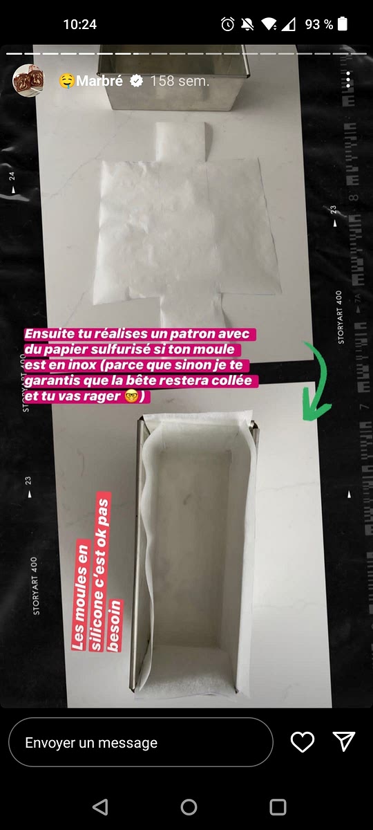 Réaliser un patron de papier sulfurisé pour le moule. Et le chemiser.