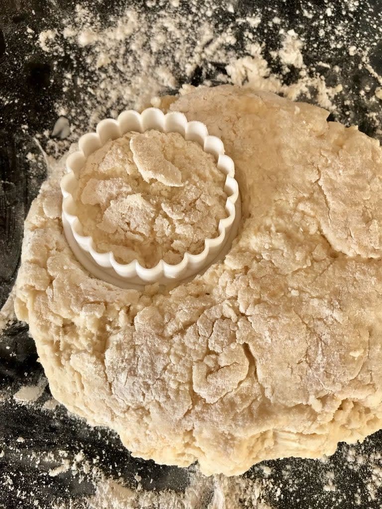 Cut out the rounds with a scone cutter or a normal cutter.