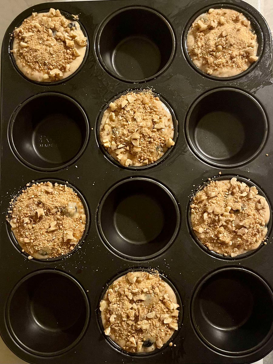 Bake at 425ºF/218ºC for 6 minutes, or until muffins have risen nicely. Then, without opening the oven door, reduce the heat to 350ºF/175ºC.