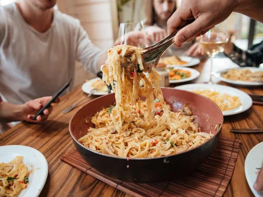 Once drained, serve onto the plates