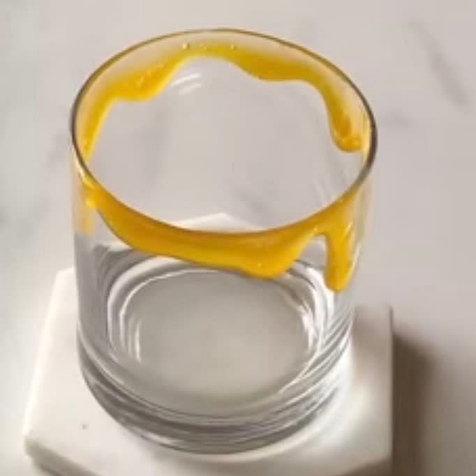 Décorer un verre avec du caramel