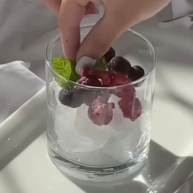 Ajouter la menthe.