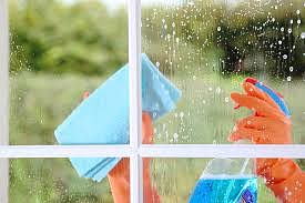 Vitres miroirs : spray ORANGE puis raclette puis chiffon sec