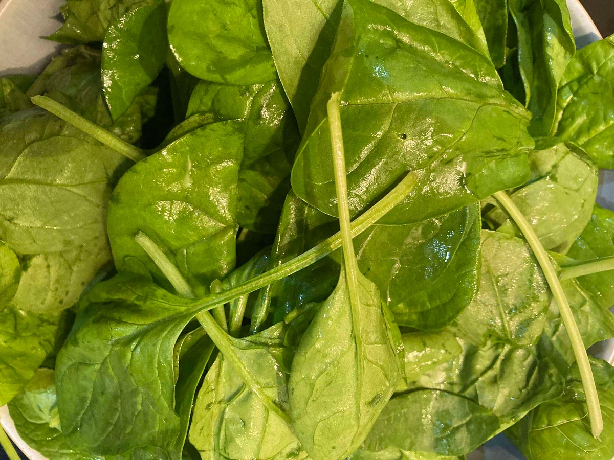 Add 2/3 of the spinach, mascarpone and most of the blue cheese to the blender and blitz until smooth. Loosen with a splash of boiling water.