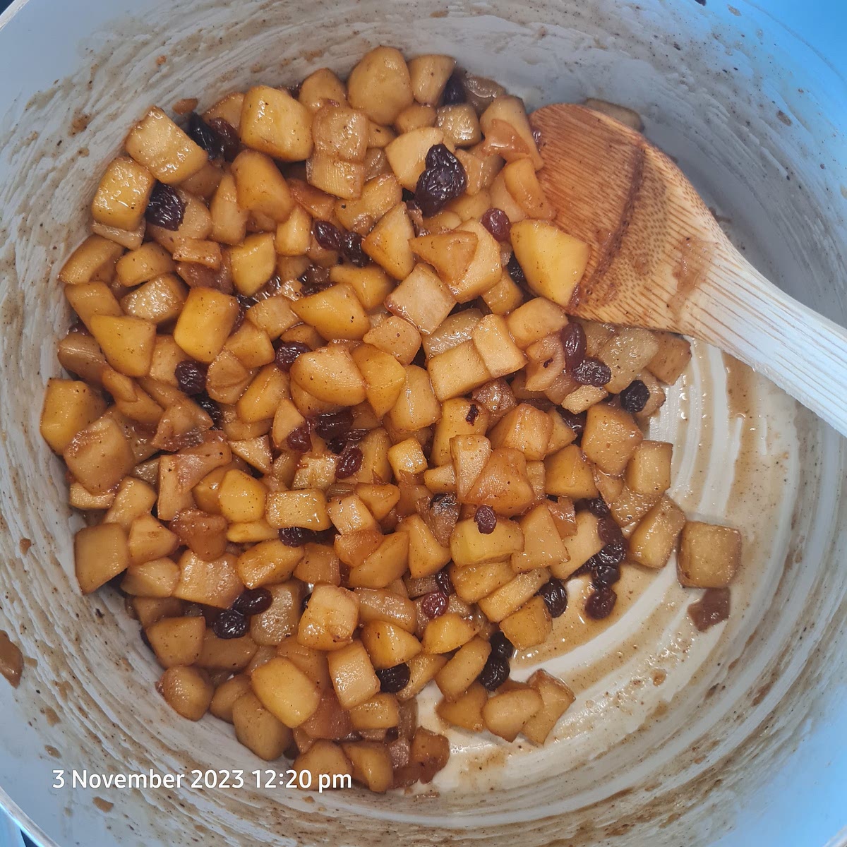 Place butter, apples, sugar, nutmeg, cinnamon and sultanas in a saucepan over high heat. Cover and cook for 5 minutes. Remove the lid and cook for 2-3mins until the apples are cooked and liquid absorbed.