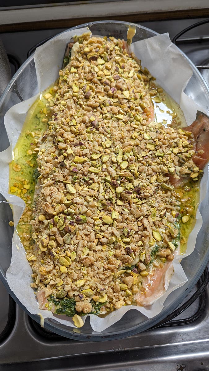 Salmão com crosta de nozes e pistache Ingredientes: Salmão
100g de pistache sem casca
100g de nozes