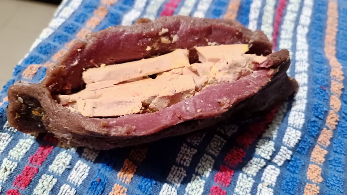 Farcir avec le foie gras, environ 3 grosses rondelles coupées en 2 pour un filet mignon
