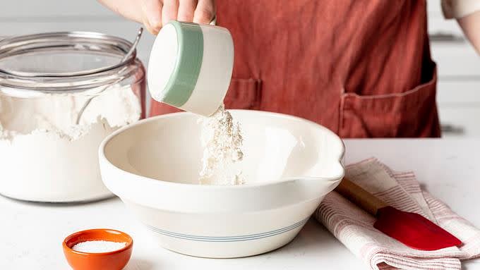 Heat oven to 190°C/Fan 170°C/375°F. In small bowl, mix flour, baking soda and salt; set aside.