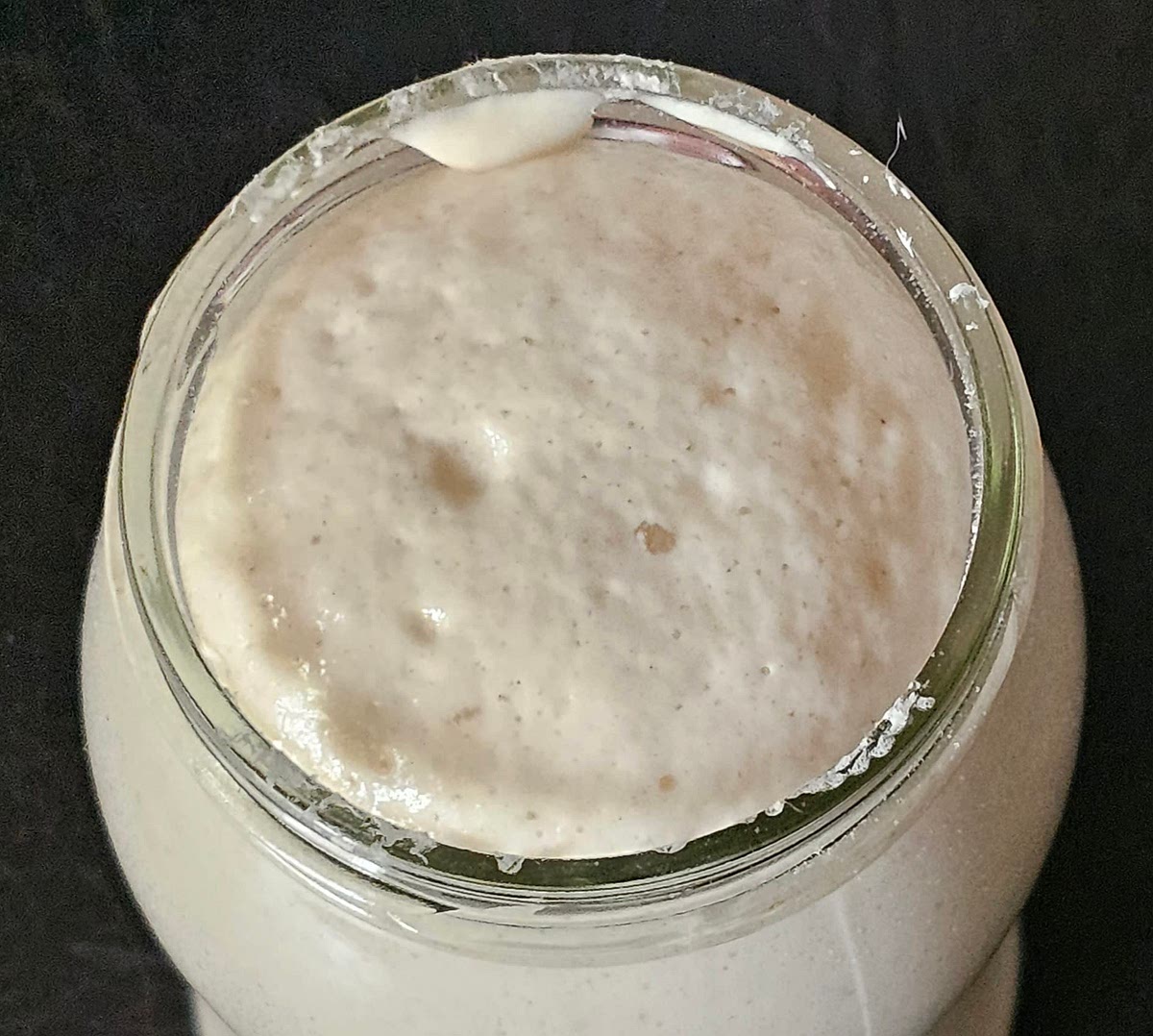 Cubrir el bol con un paño de cocina y dejar reposar en un lugar cálido durante 30 minutos o hasta que duplique su tamaño.