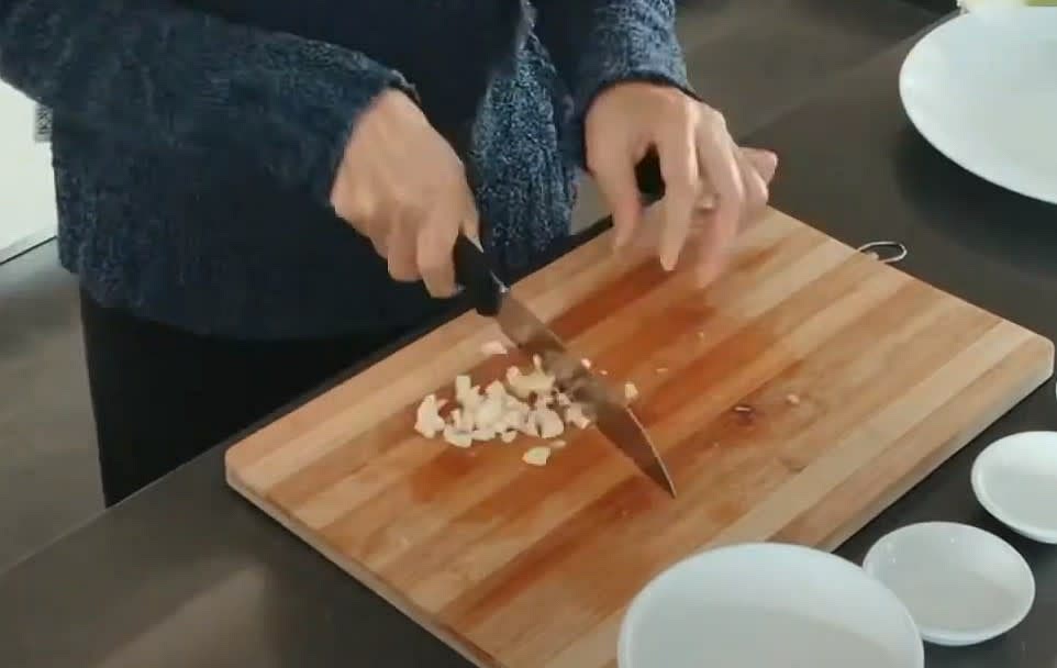 Finely chop the garlic