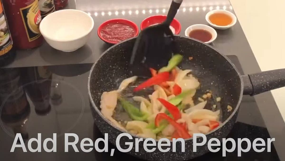 Add red and green pepper and stir a bit