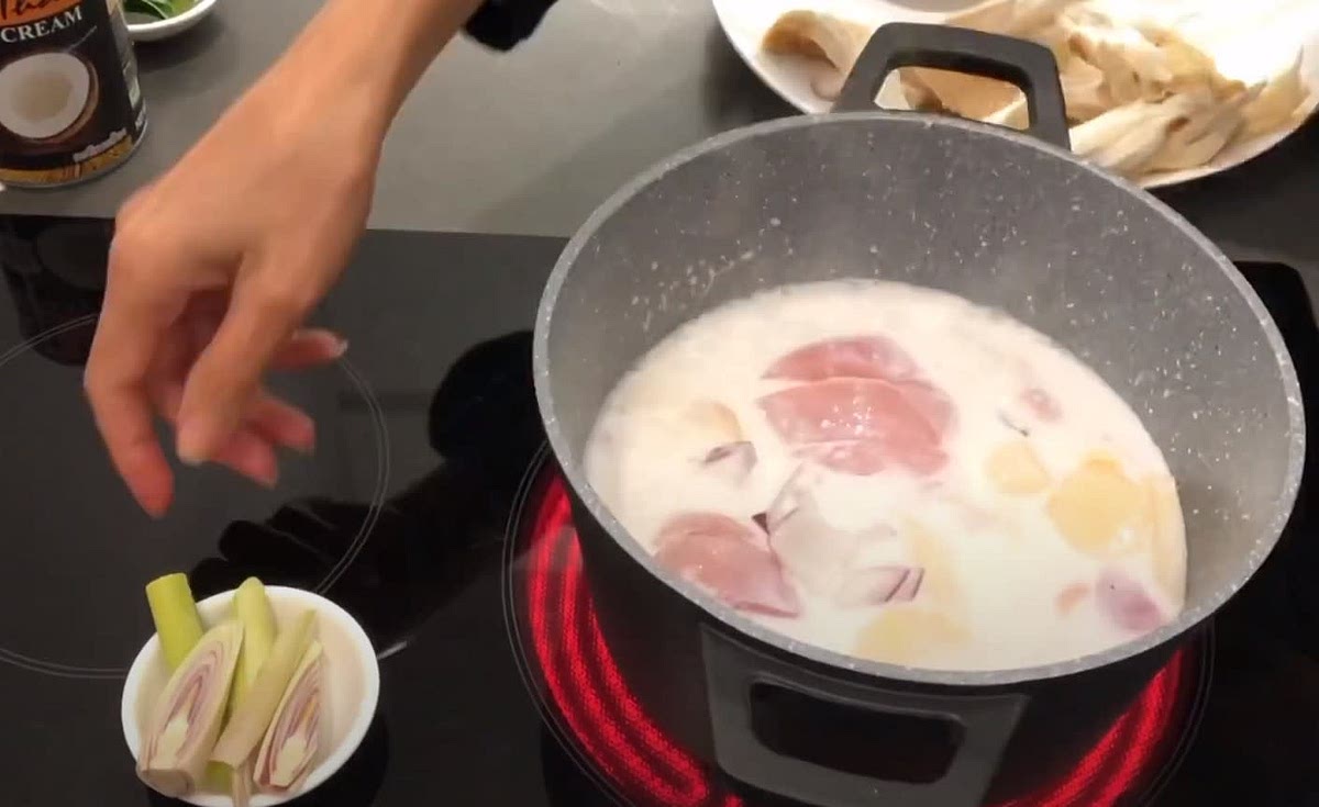 Add sliced Lemongrass