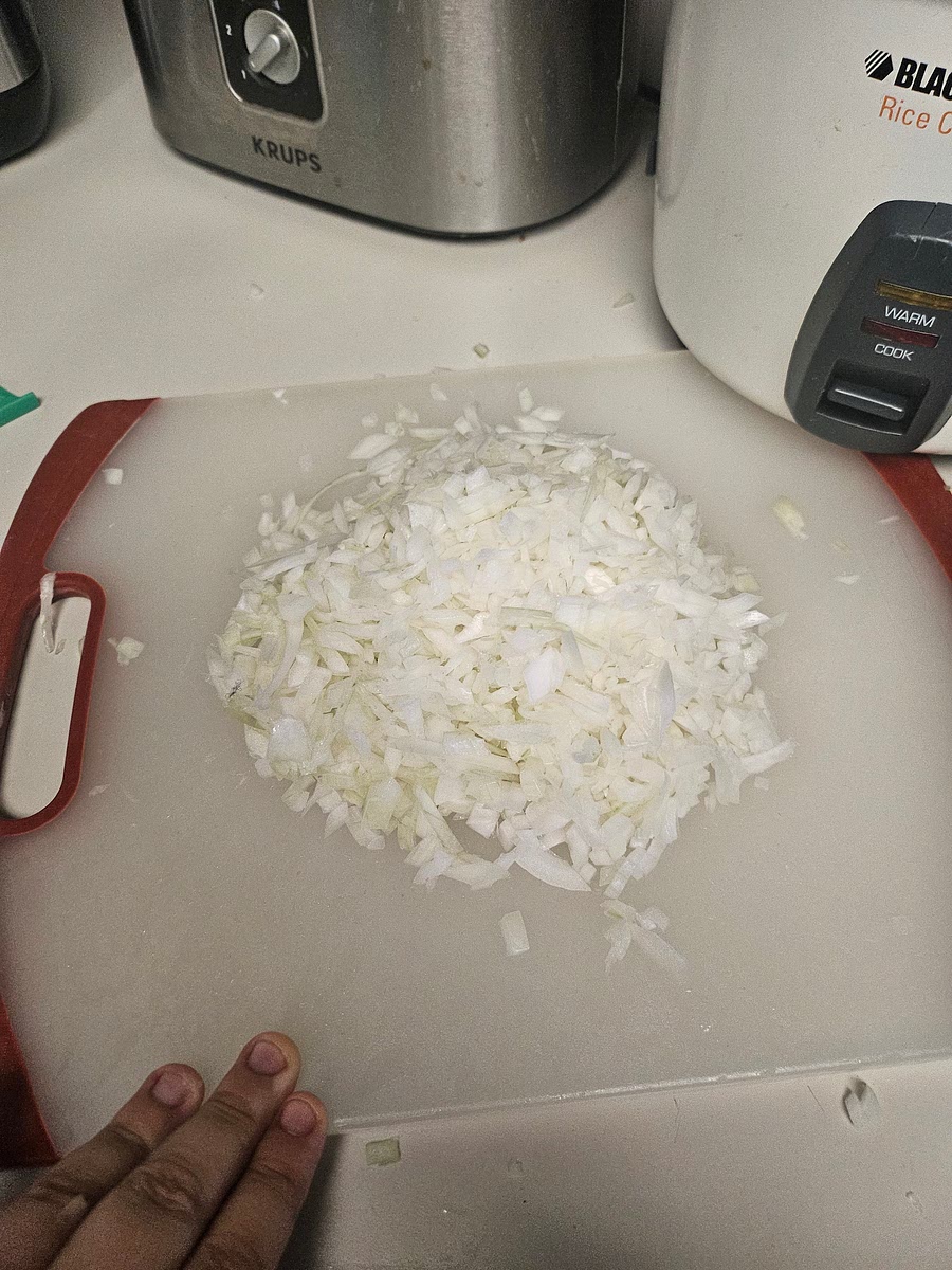 Mince garlic, oregano, and basil and cut onion into small pieces.