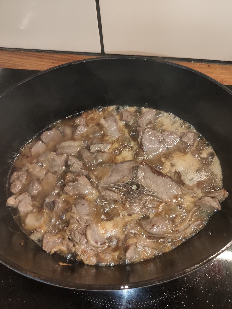 Rajouter la viande et la faire cuire assez.