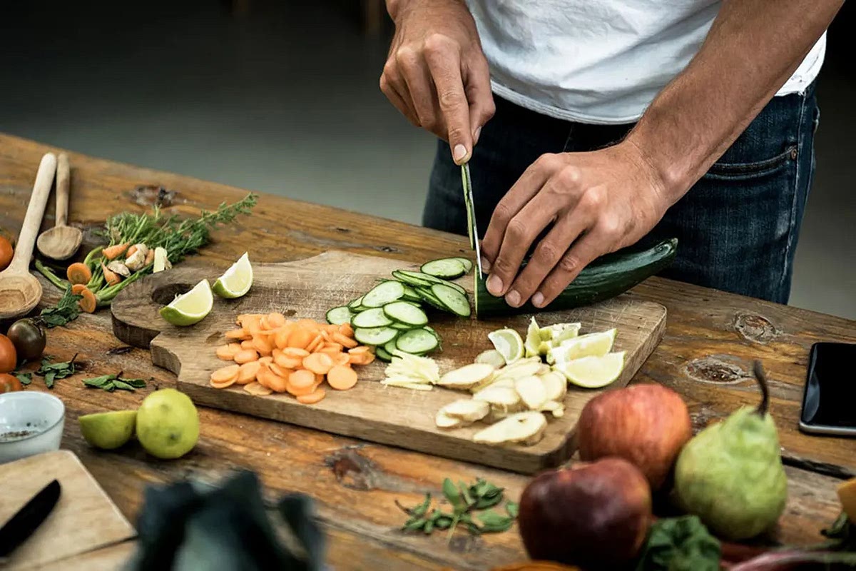 Prepare the Salad:
