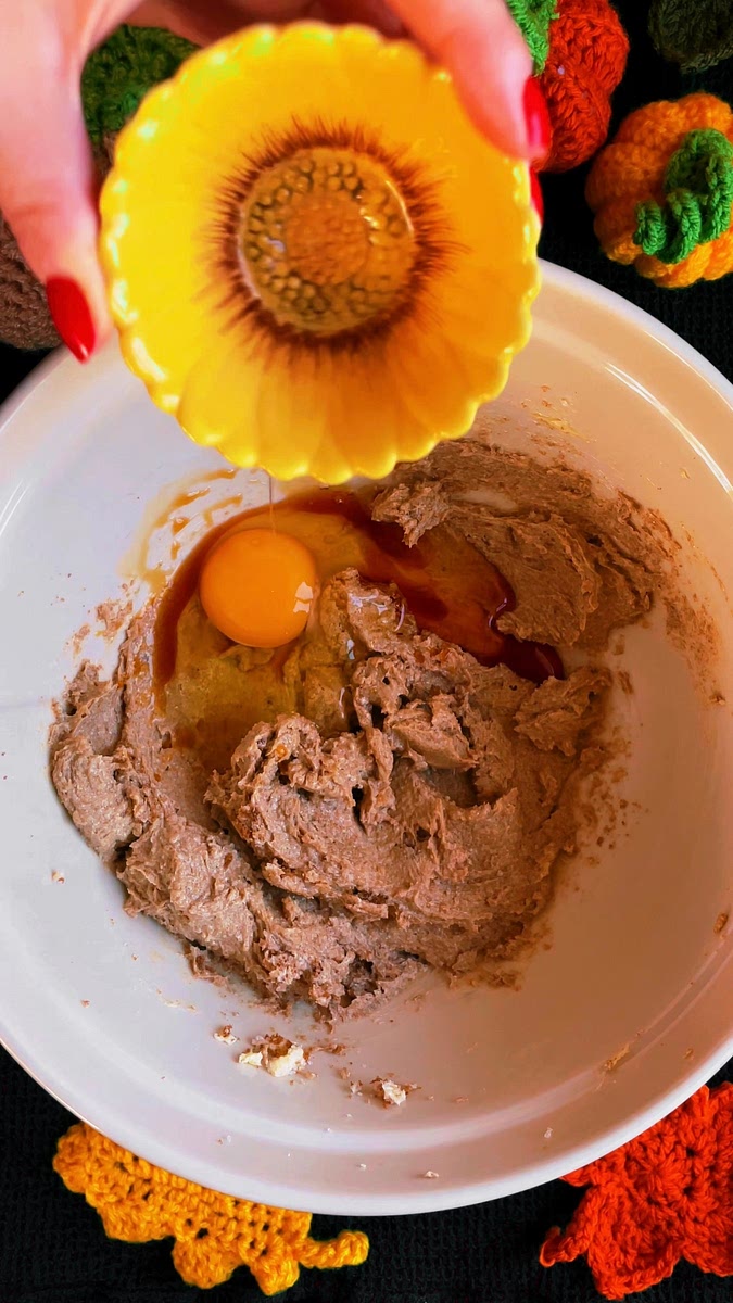 Add the vanilla extract and the egg. Mix until fully combined.