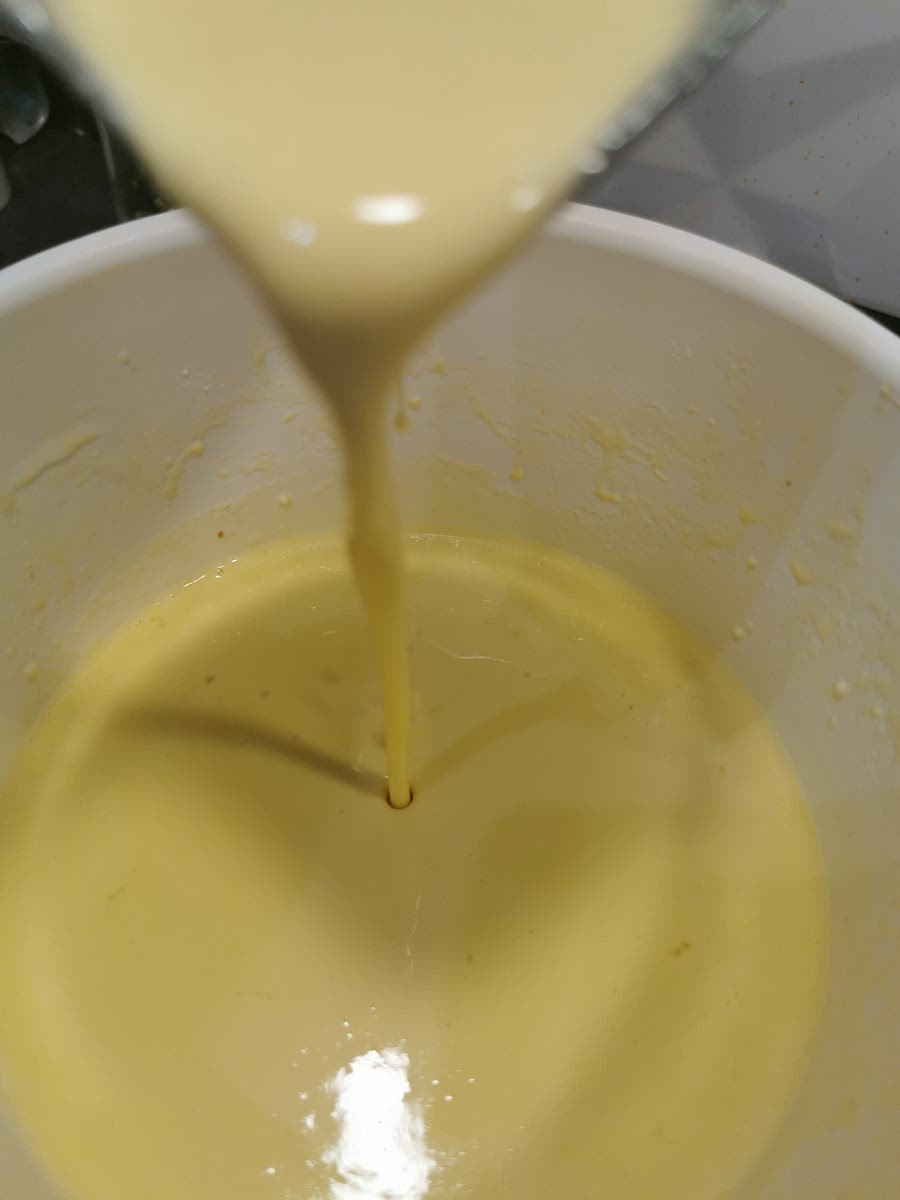 Ciasto ma być lejące się - bardziej niż by się mogło wydawać że powinno.